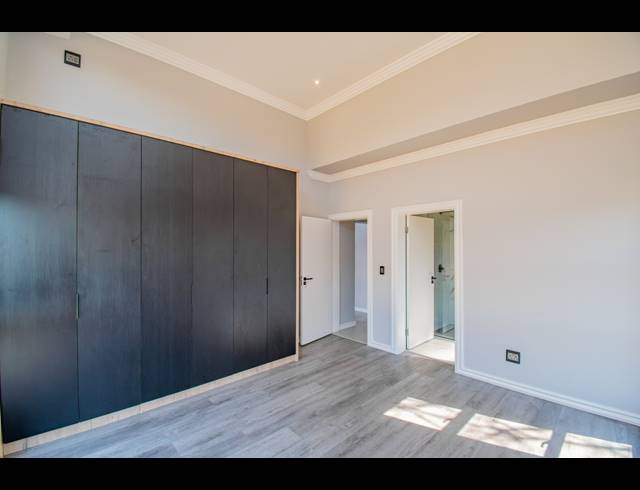 4 BEDROOM GATED ESTATE FOR SALE IN WATERLAKE FARM LIFESTYLE ESTATE